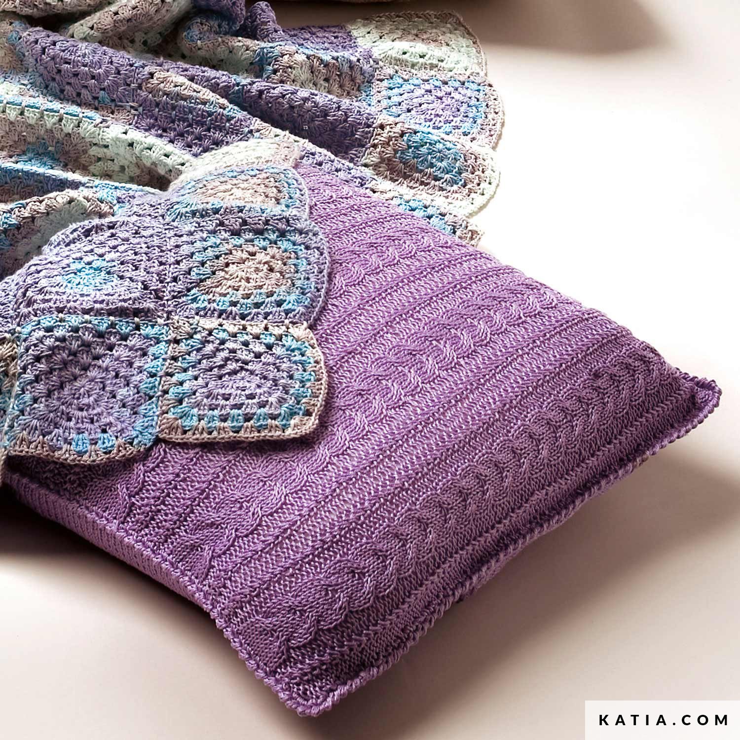patron tricoter tricot crochet habitat coussin printemps ete katia 6767 17c g
