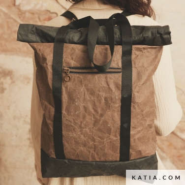 modello di cucito per zaino con chiusura in velcro e tasca a18 2324 katia p