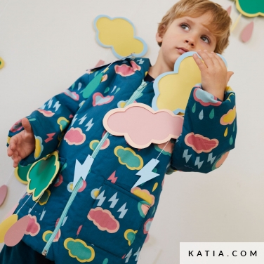 modello di cappotto con cappuccio e tasche 10b 5516 katia p