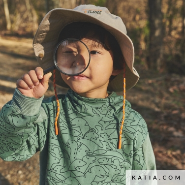 modello di cucito felpa da bambino con tasche e cappuccio 17b 5520 katia p