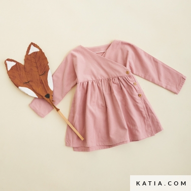 modello di cucito vestito da neonato incrociato con bottoni 8c 5520 katia p