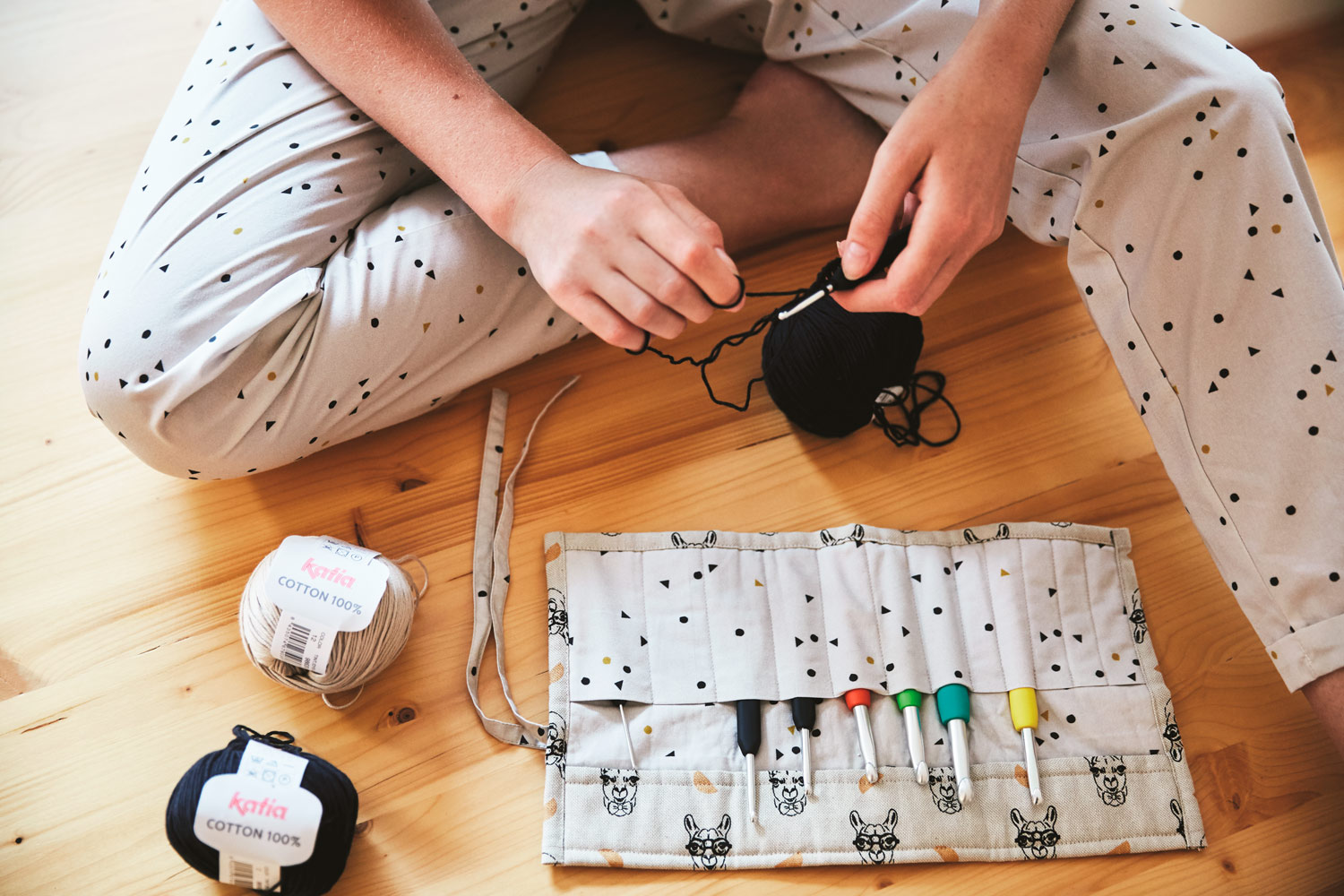 Learn to sew the Knit & Crochet Kit Pattern. Perffect for beginners.