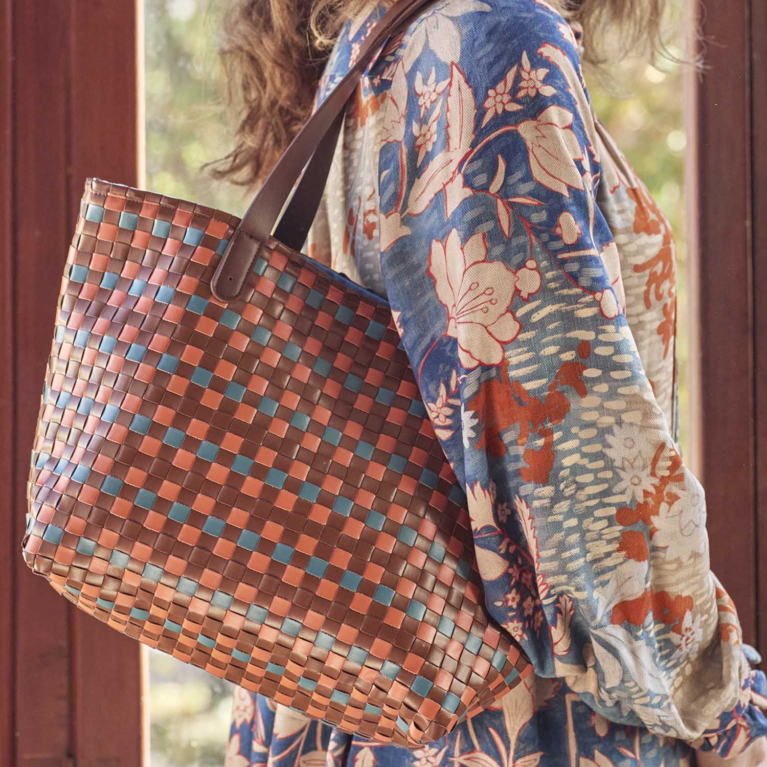 Accesorio floral bordado