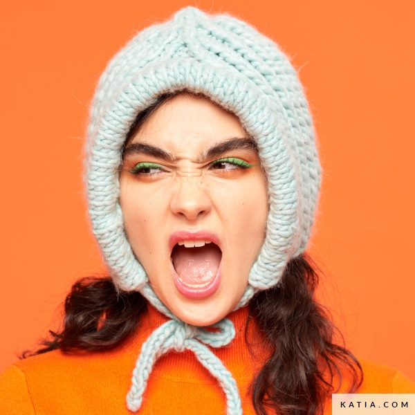 Wow! Kit Yolo women's knit bonnet - kit | Katia.com