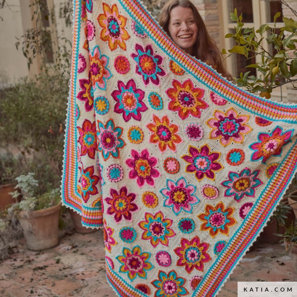 Flowers Forever CAL MERINO CLASSIC: Crochet Flower Blan | Katia.com