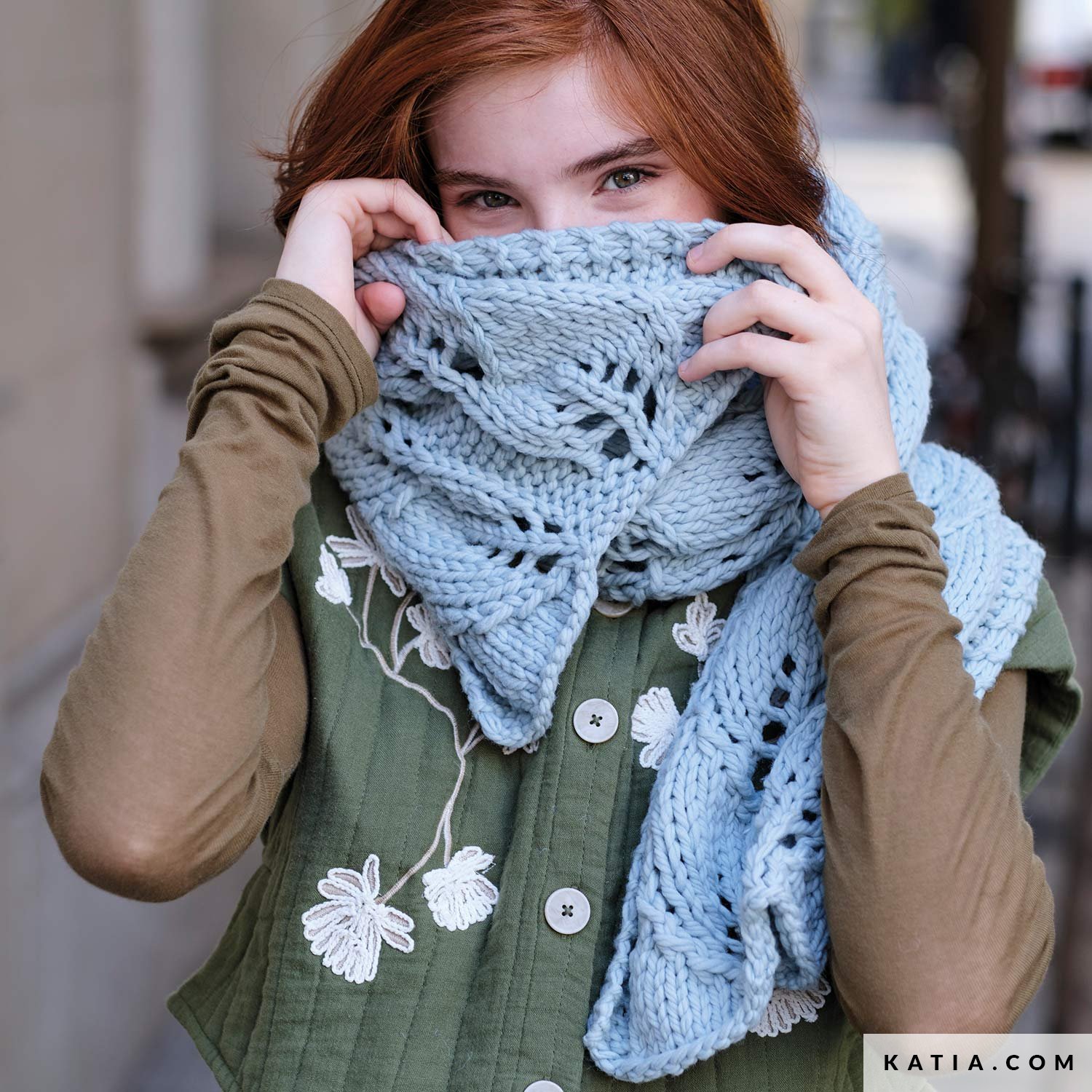 か*ご様 Osmanthus Motif Knitted Scarf Scarf - Woman - Autumn / Winter - models & patterns | Katia.com