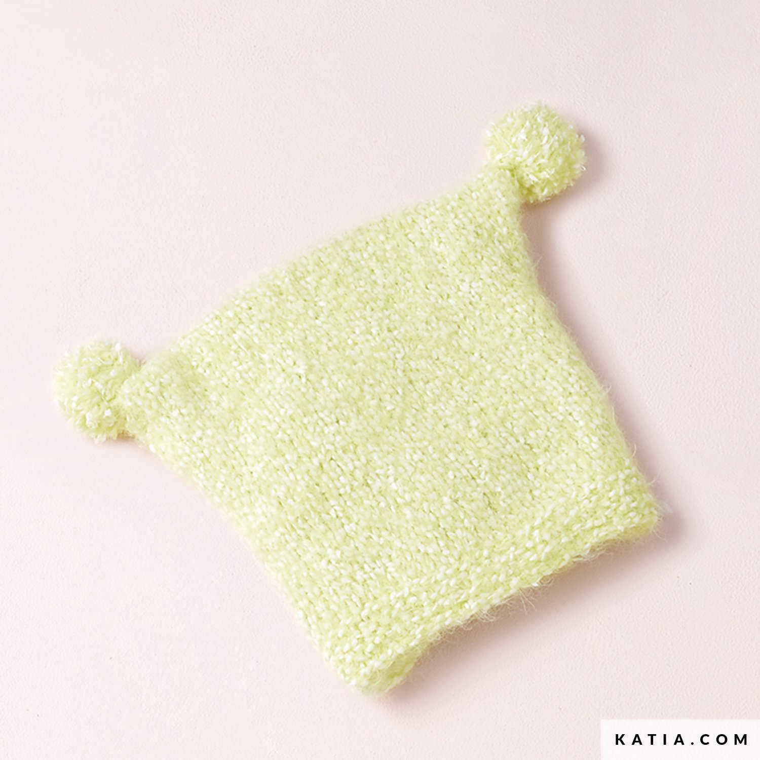 crochet baby hat with pom pom