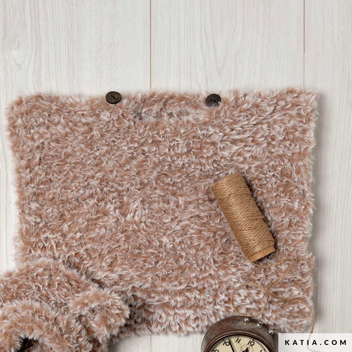 Poncho Layette Automne Hiver Modeles Patrons Katia Com