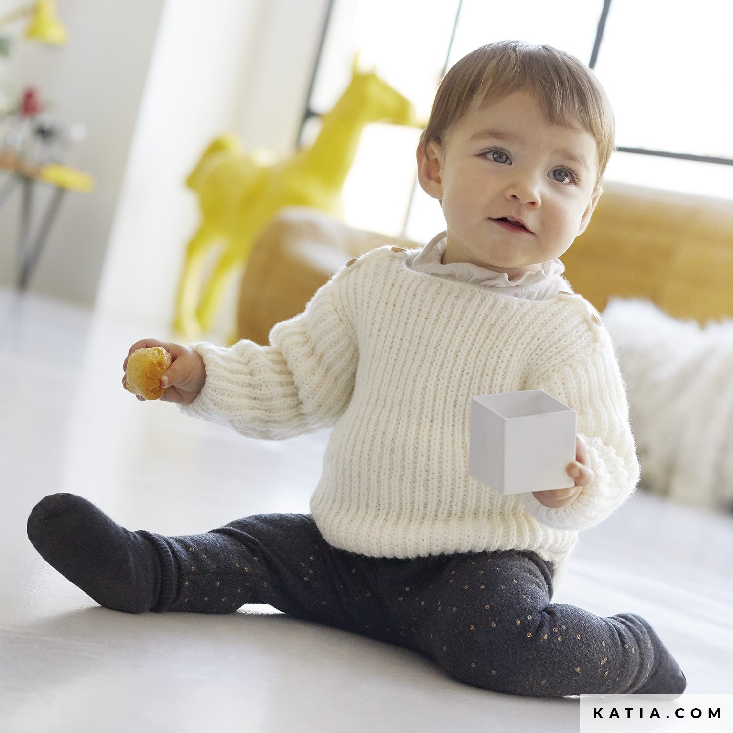 Pull Layette Automne Hiver mod les patrons Katia