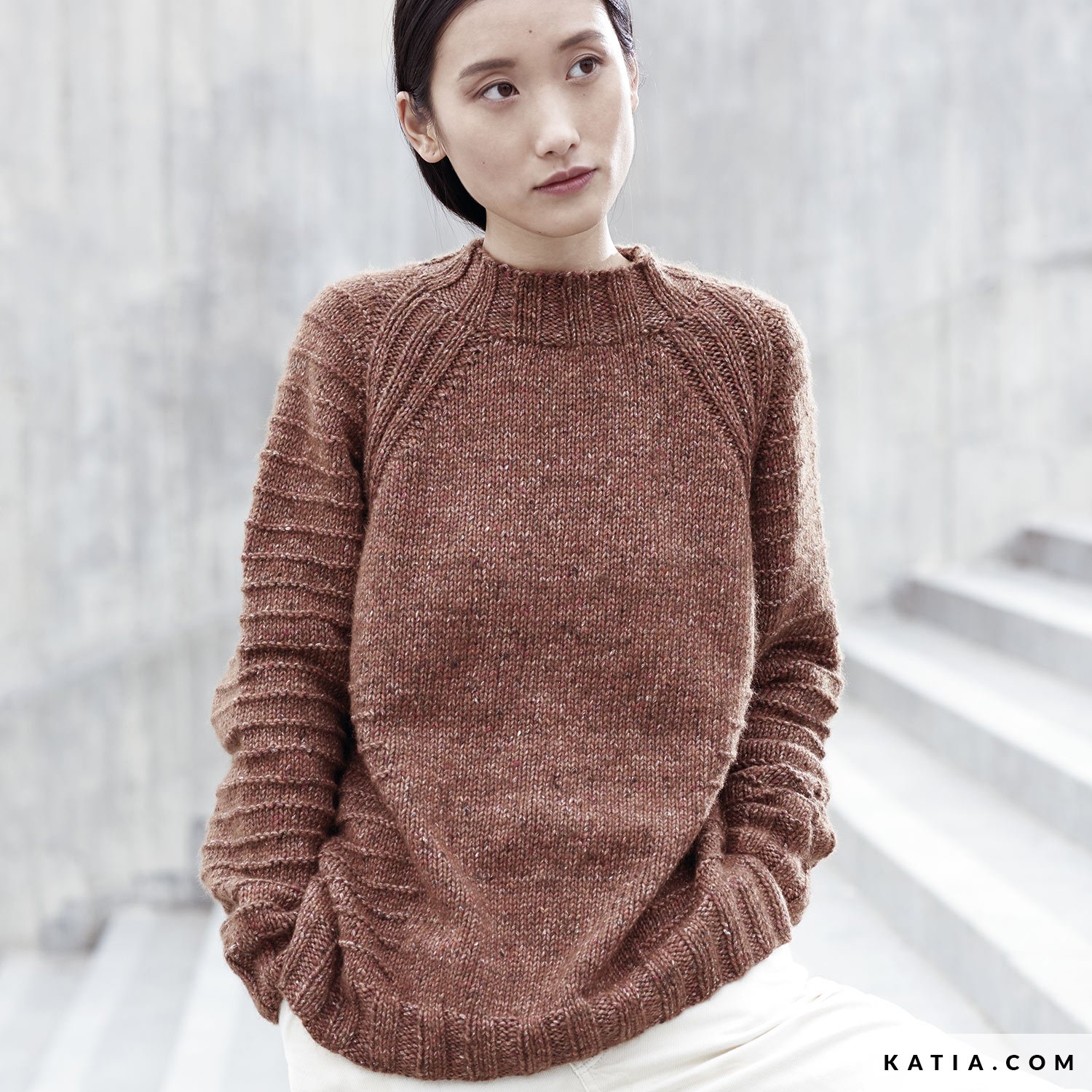 Modèle à tricoter gratuit Pull Femme Laine Katia Merino tweed
