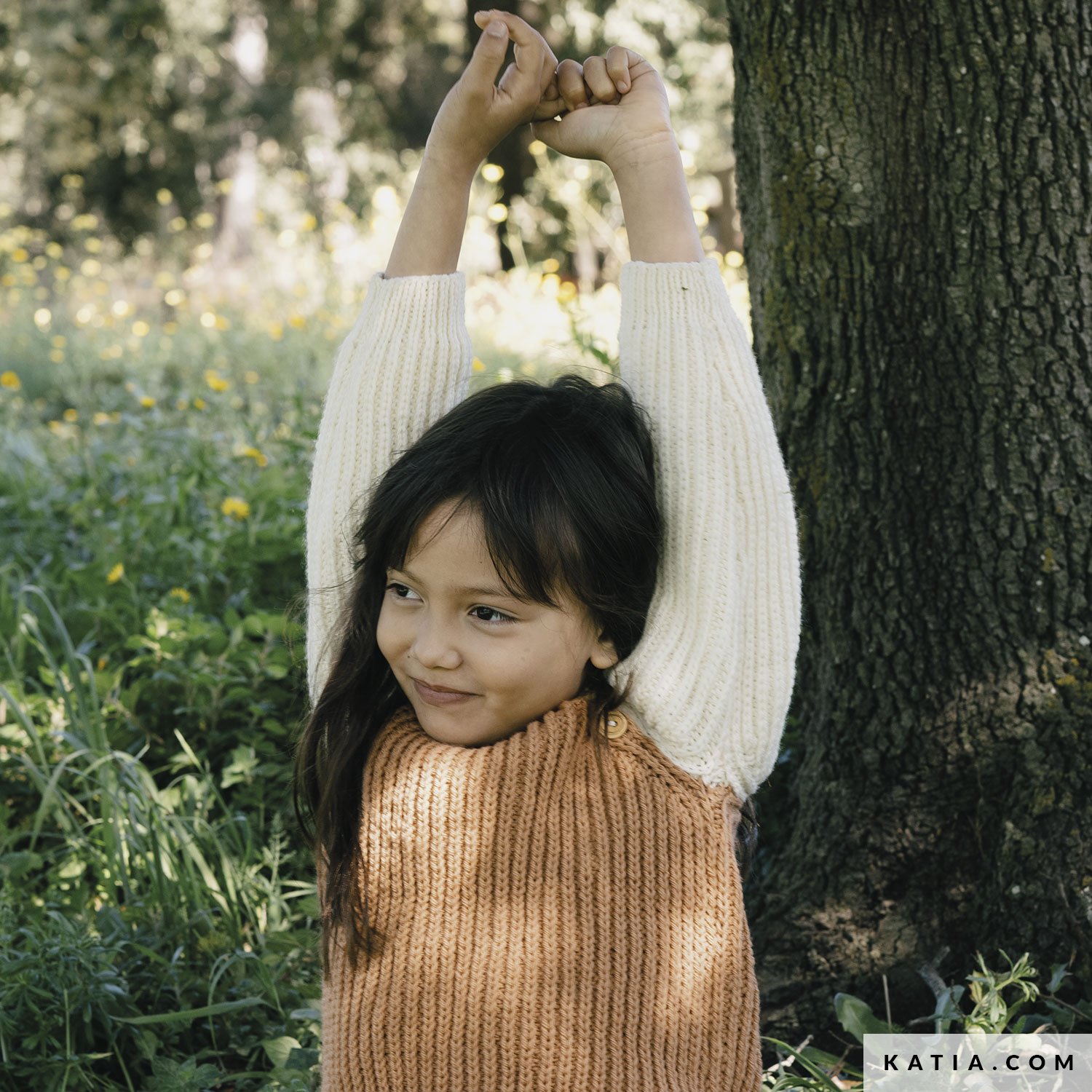 Ensemble Fille Pull Fraises + Jupe Rouge Tricot – Tenue Automne/Hiver Bébé Fille – Vêtement Confortable Coton