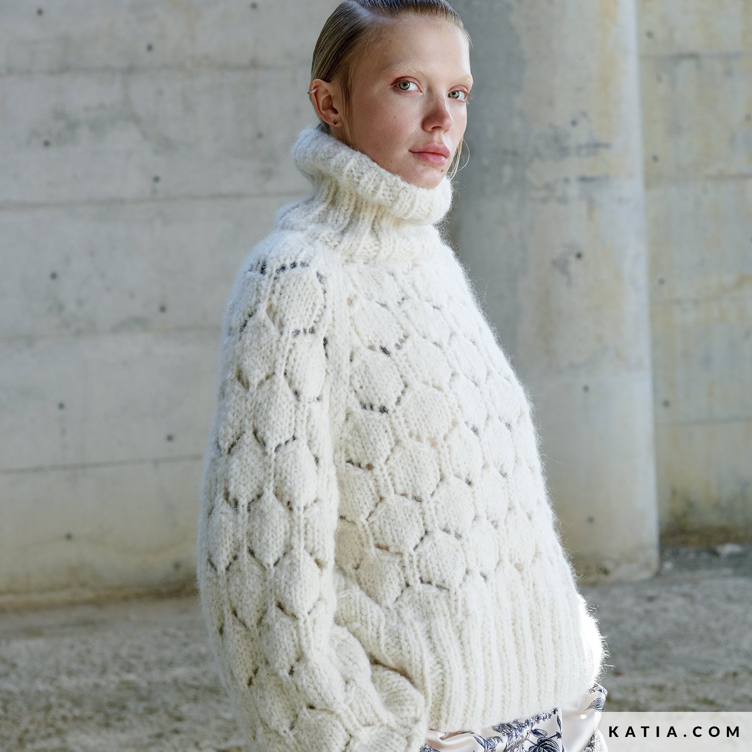 Sweater - Woman - Autumn / Winter - models & patterns
