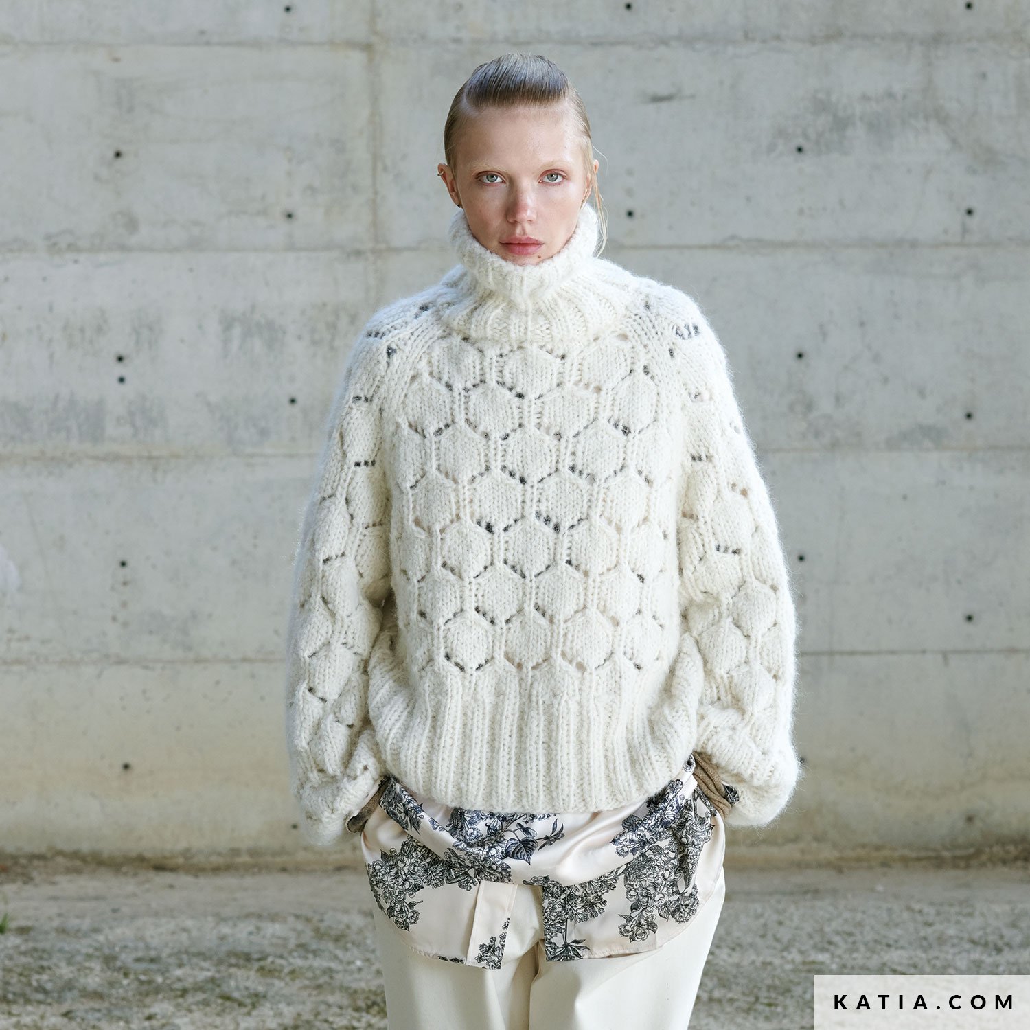 Sweater - Woman - Autumn / Winter - models & patterns