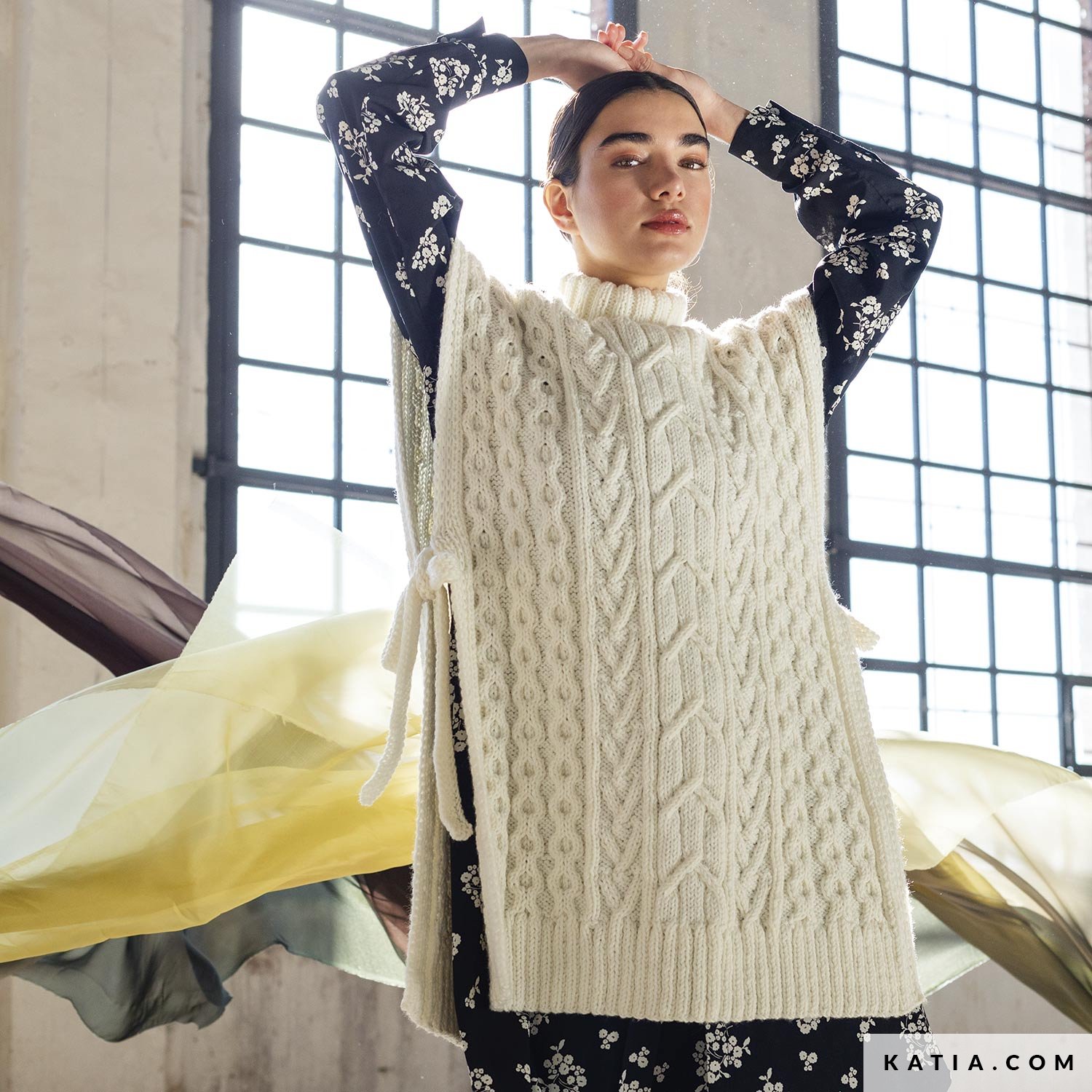 Poncho Mujer Oto o Invierno patrones Katia