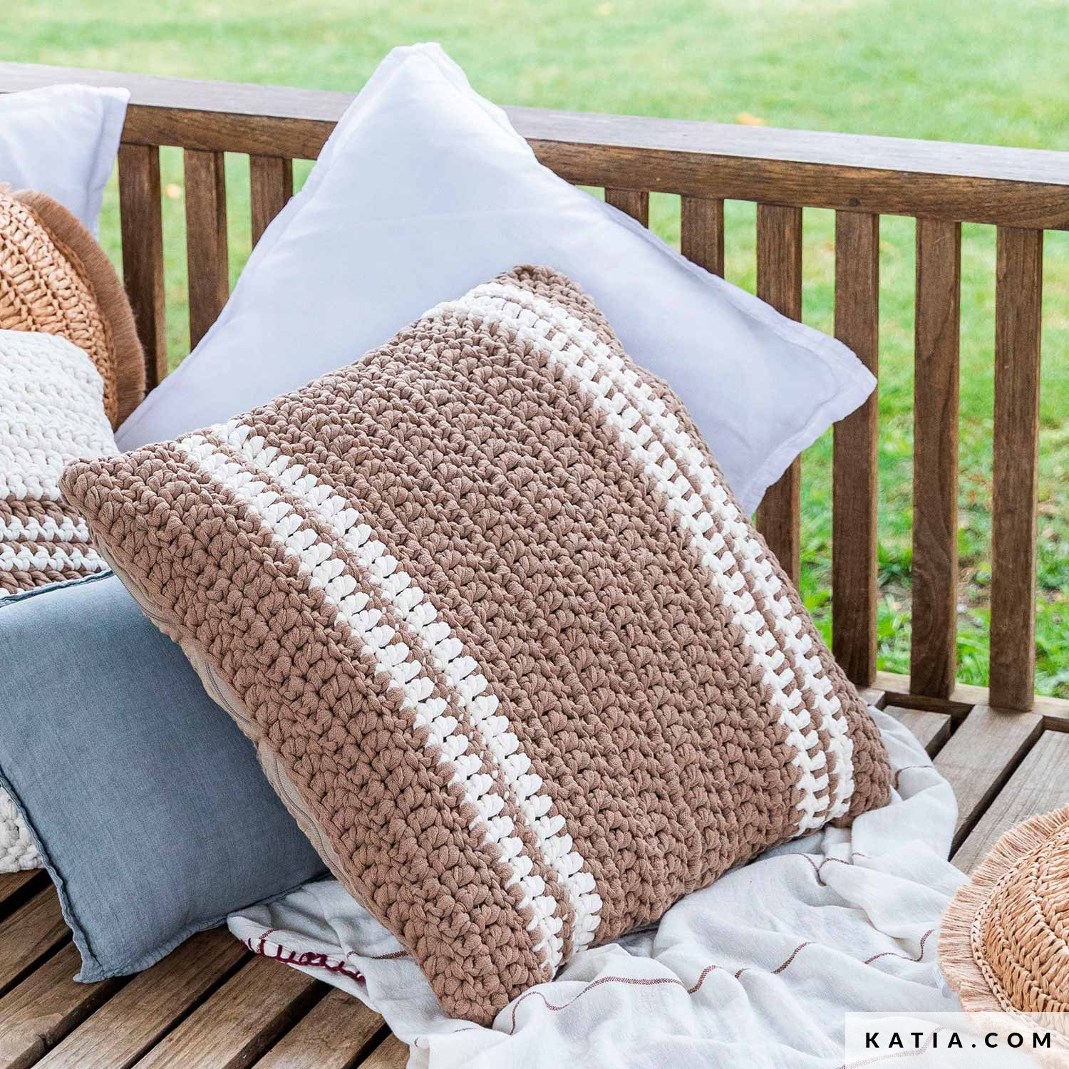 Crochet Pillow Pattern Easy -Tunisian Luxe Pillow - Noor's Knits