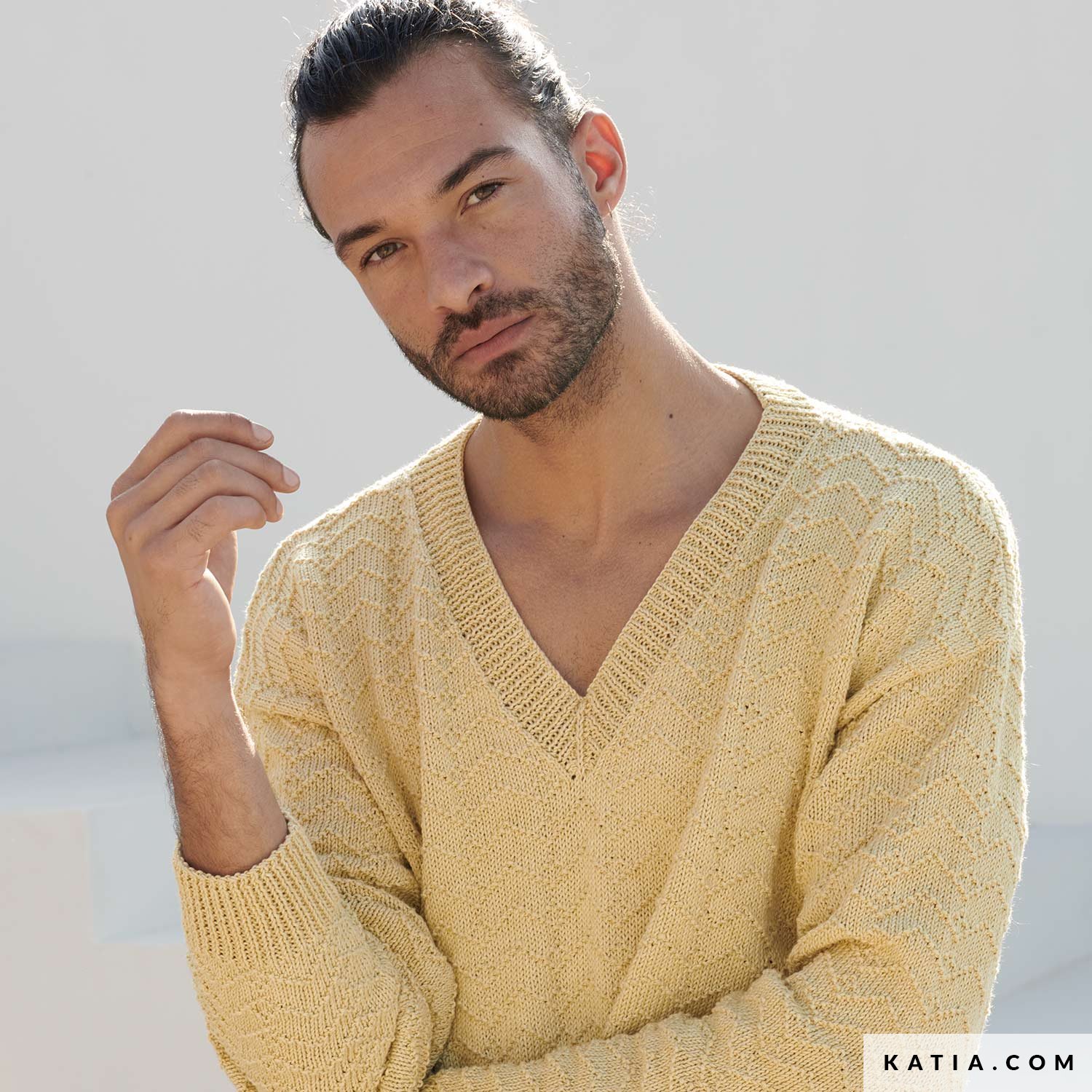Sweater - Man - Spring / Summer - models & patterns | Katia.com