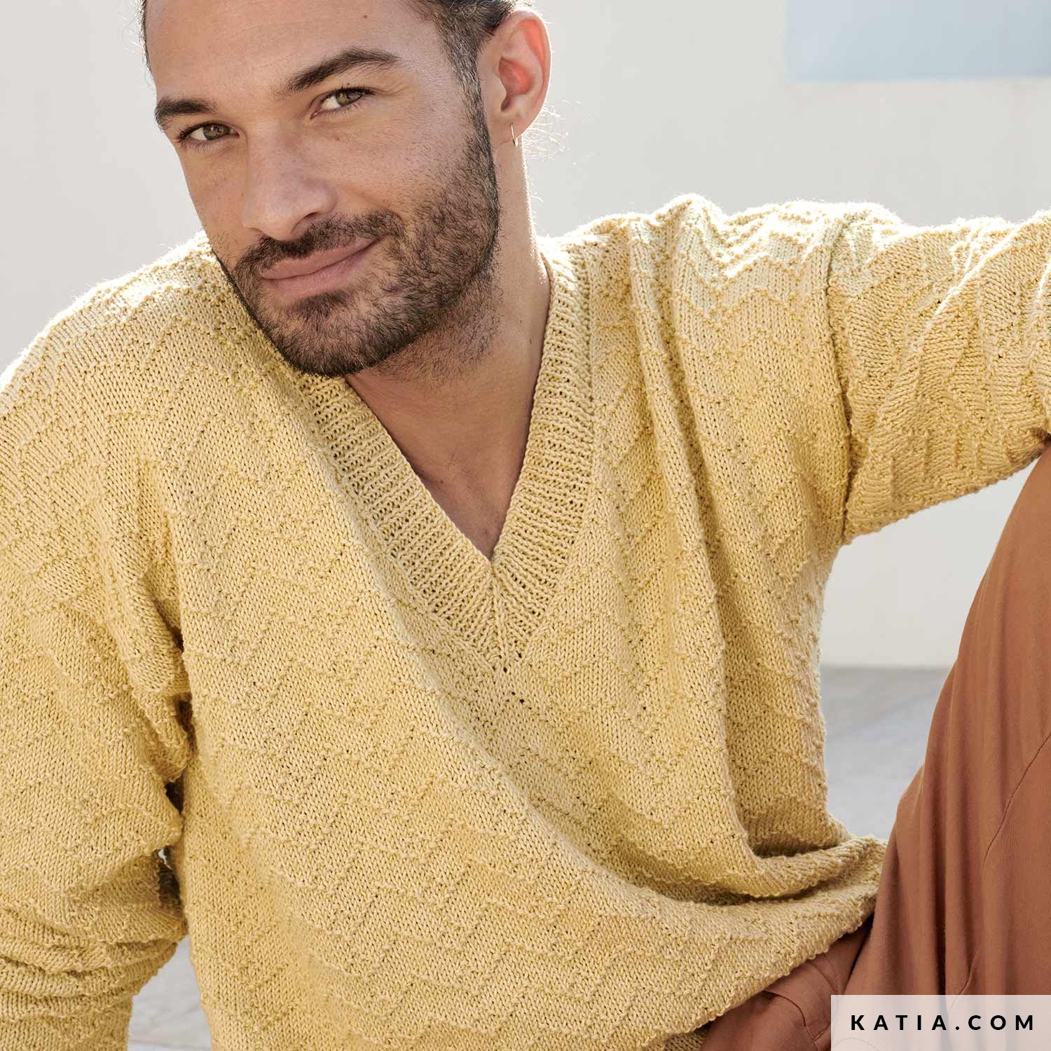 Sweater - Man - Spring / Summer - models & patterns | Katia.com