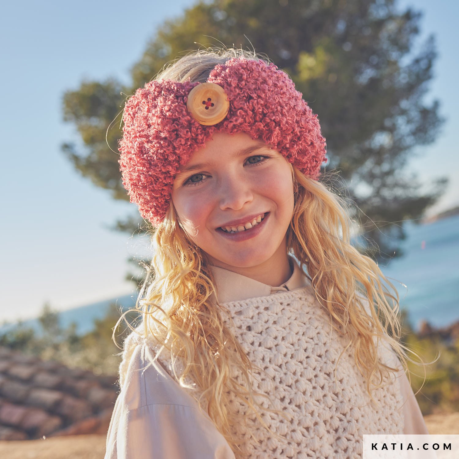 Deux chapeau de ski en tricot d'hiver blanc isolé | Photo Gratuite