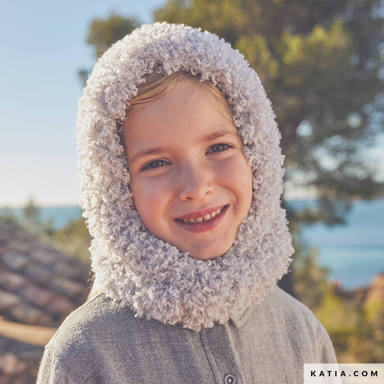 Hood - Kids - Autumn / Winter - models & patterns | Katia.com 