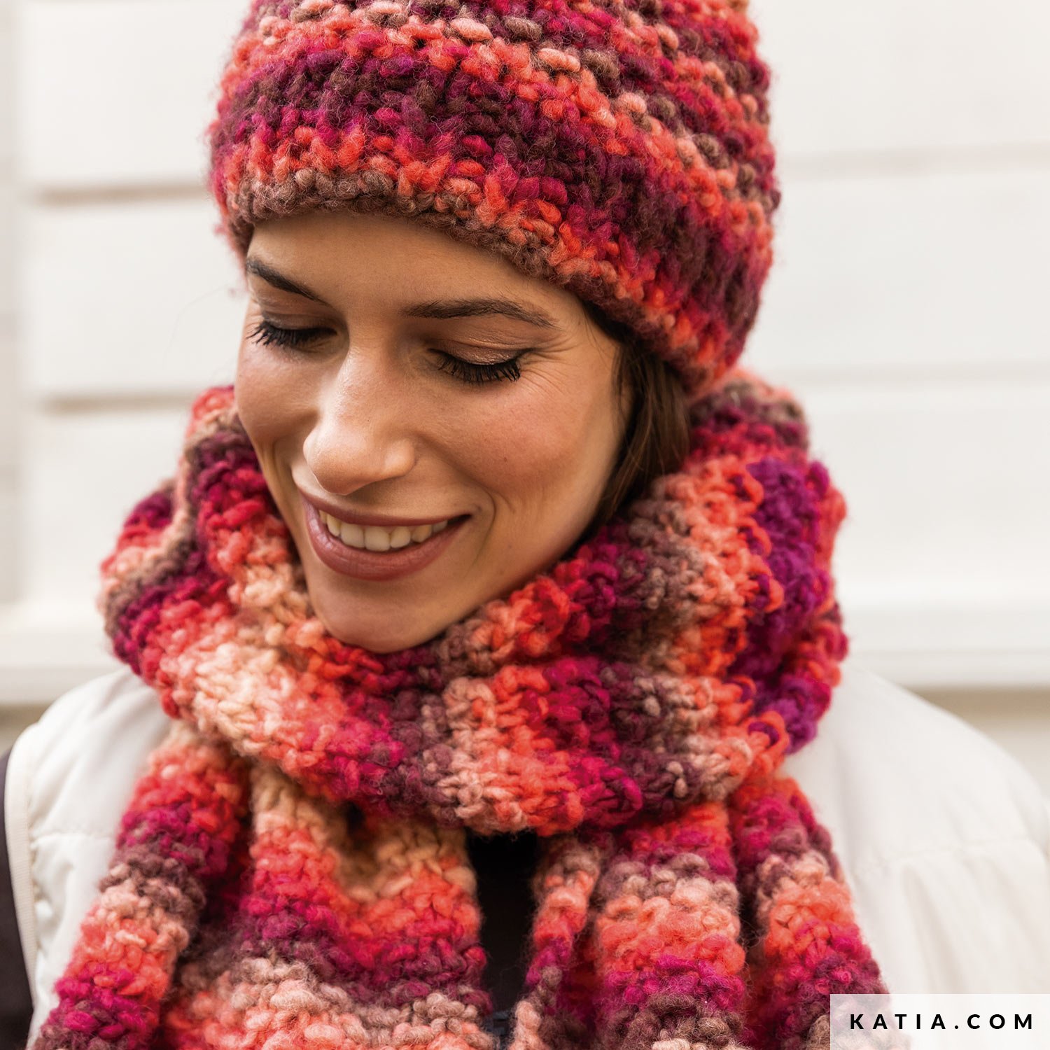 Cap Scarf - Woman - Autumn / Winter - models & patterns | Katia.com