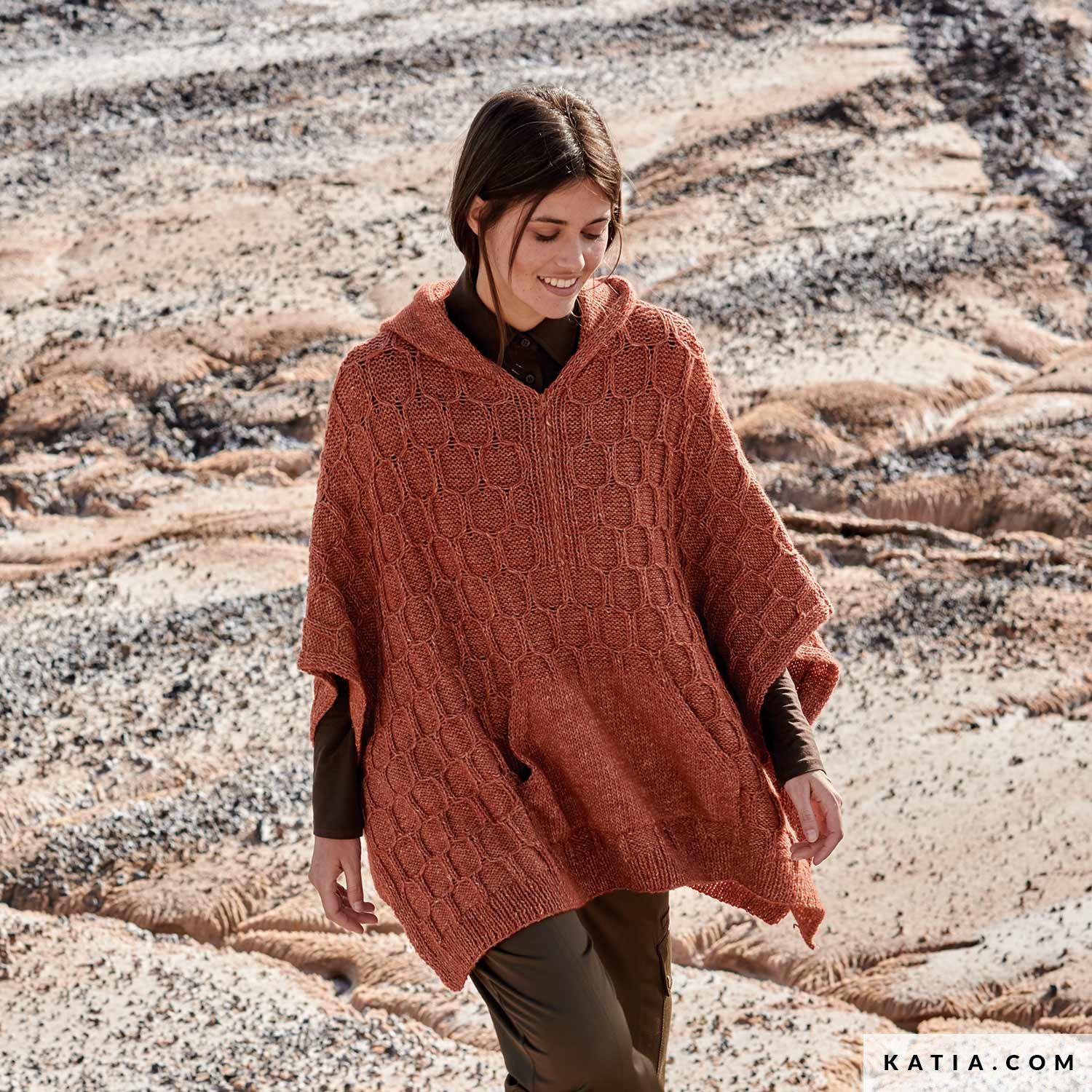 Poncho - Woman - Autumn / Winter - models & patterns | Katia.com