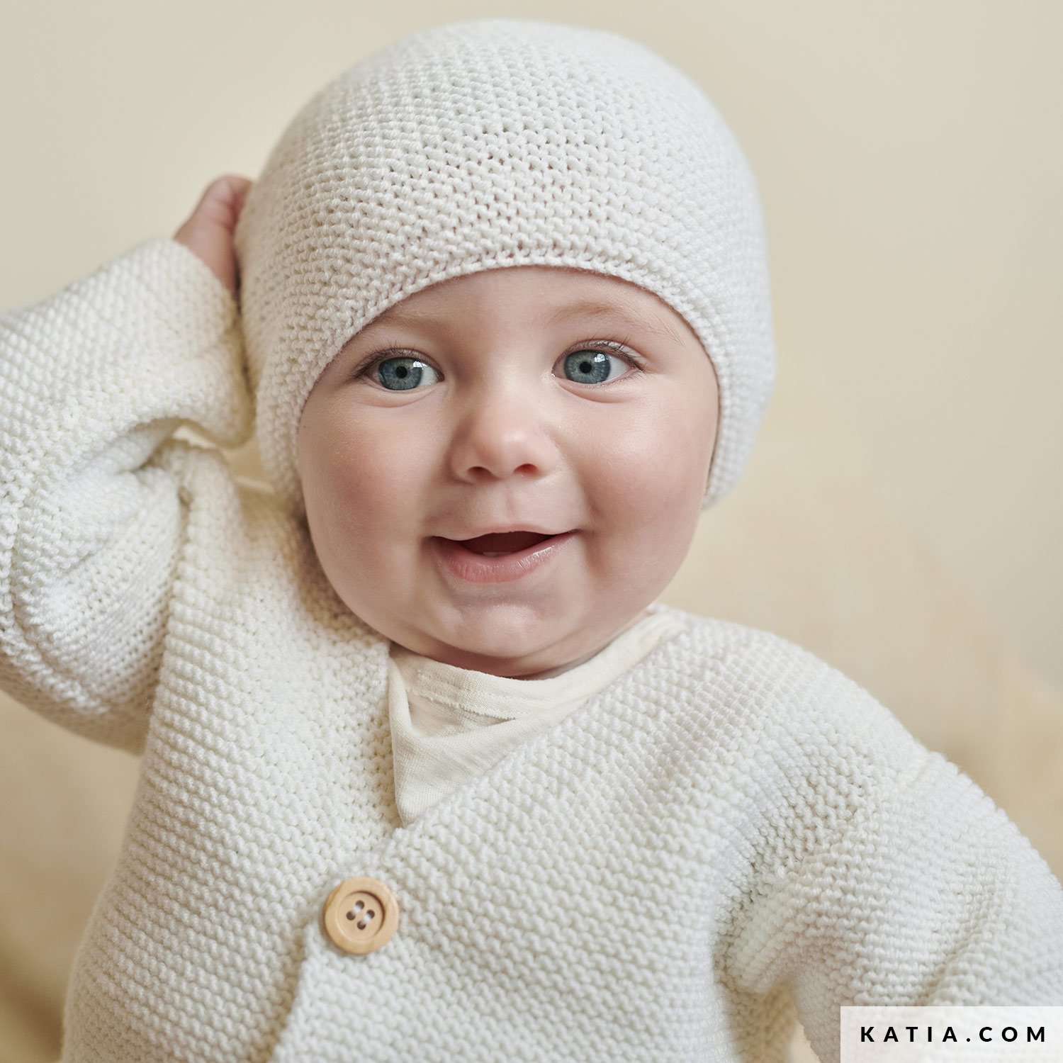 styleBREAKER Gebreide muts met vlechtpatroon en gestreepte rand, fleece