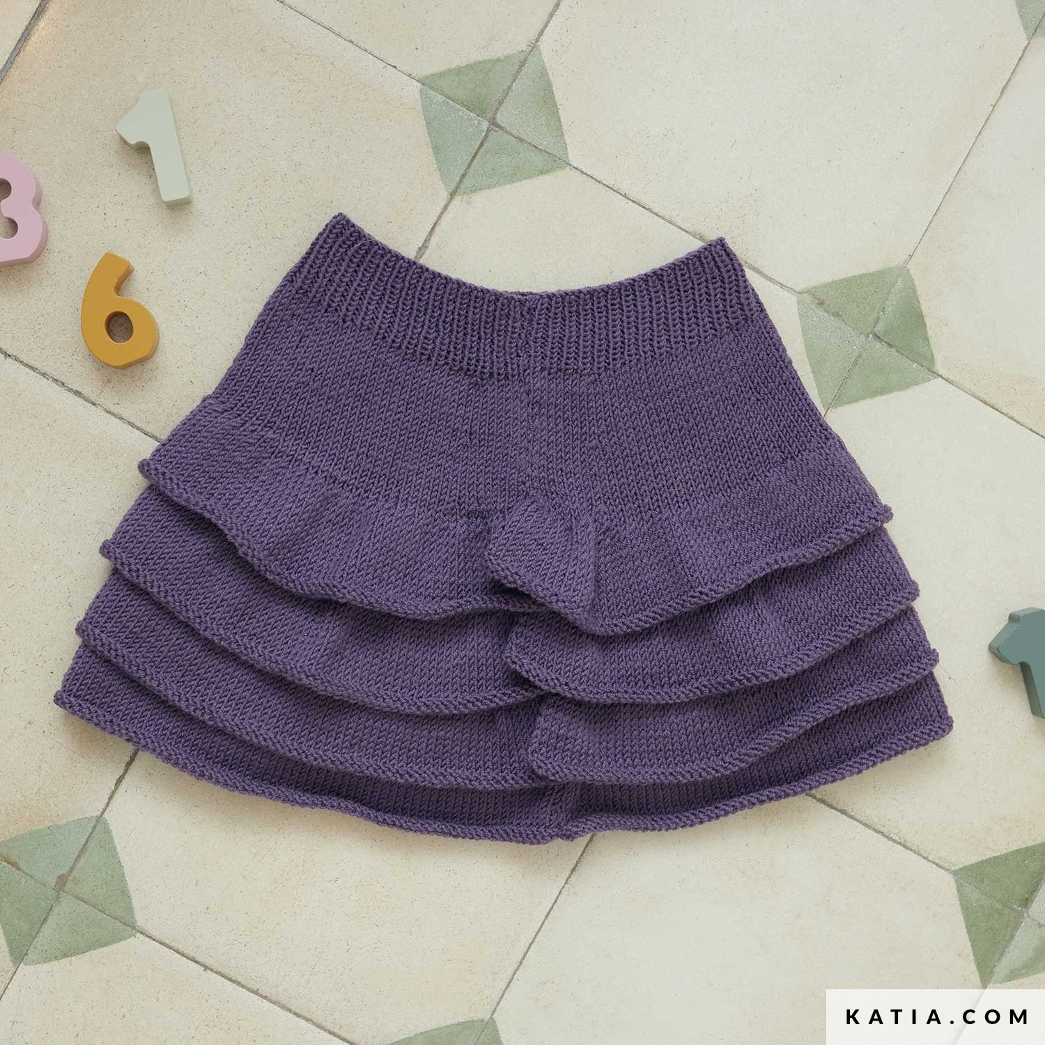 Skirt - Baby - Autumn / Winter - models & patterns | Katia.com