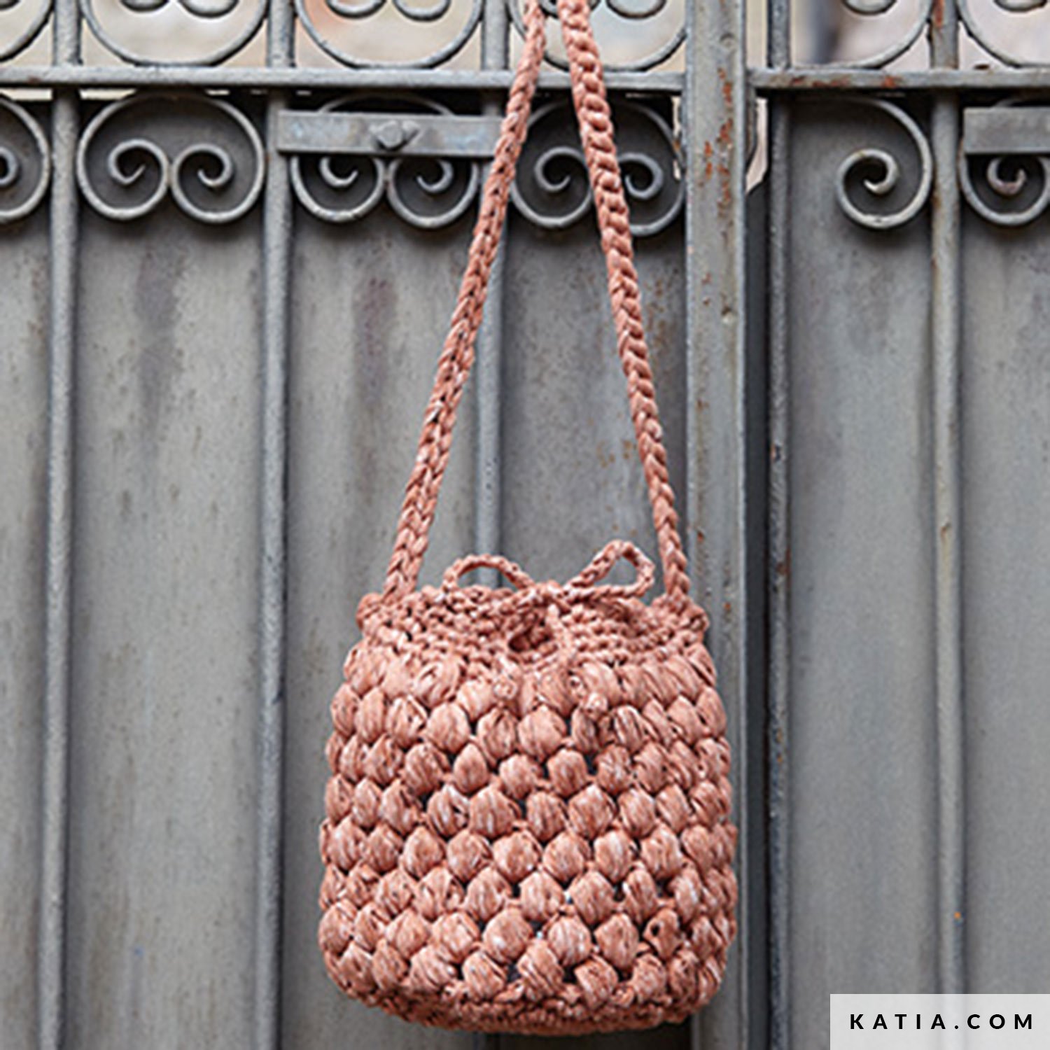 Bolso bicolor en tejido crochet o ganchillo - BLOG DE TEJIDO CROCHET