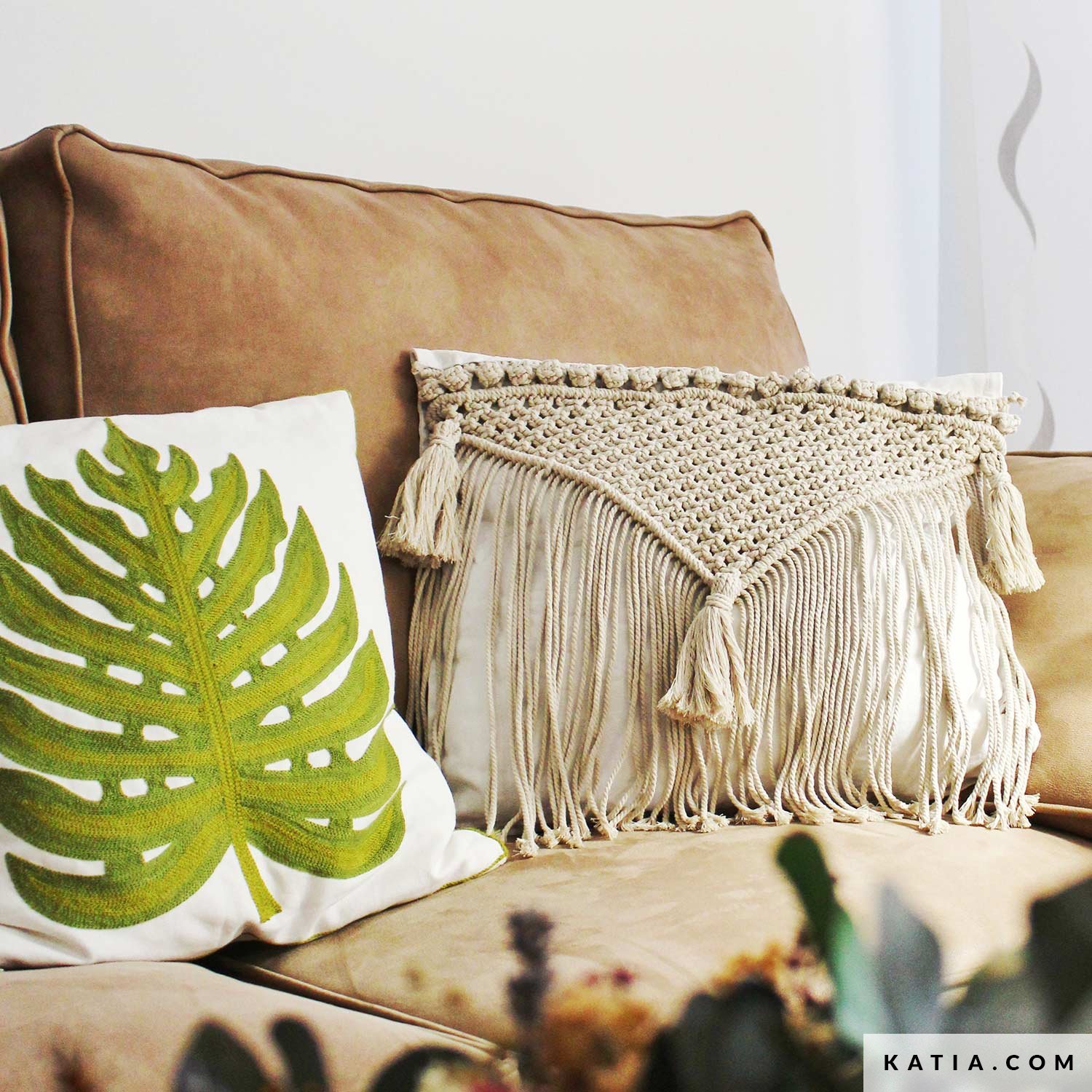 SOPHIE Faux Fur Throw Cushion (50 x 50 cm) - White, Cushions & Throw pillows, Home  Decor