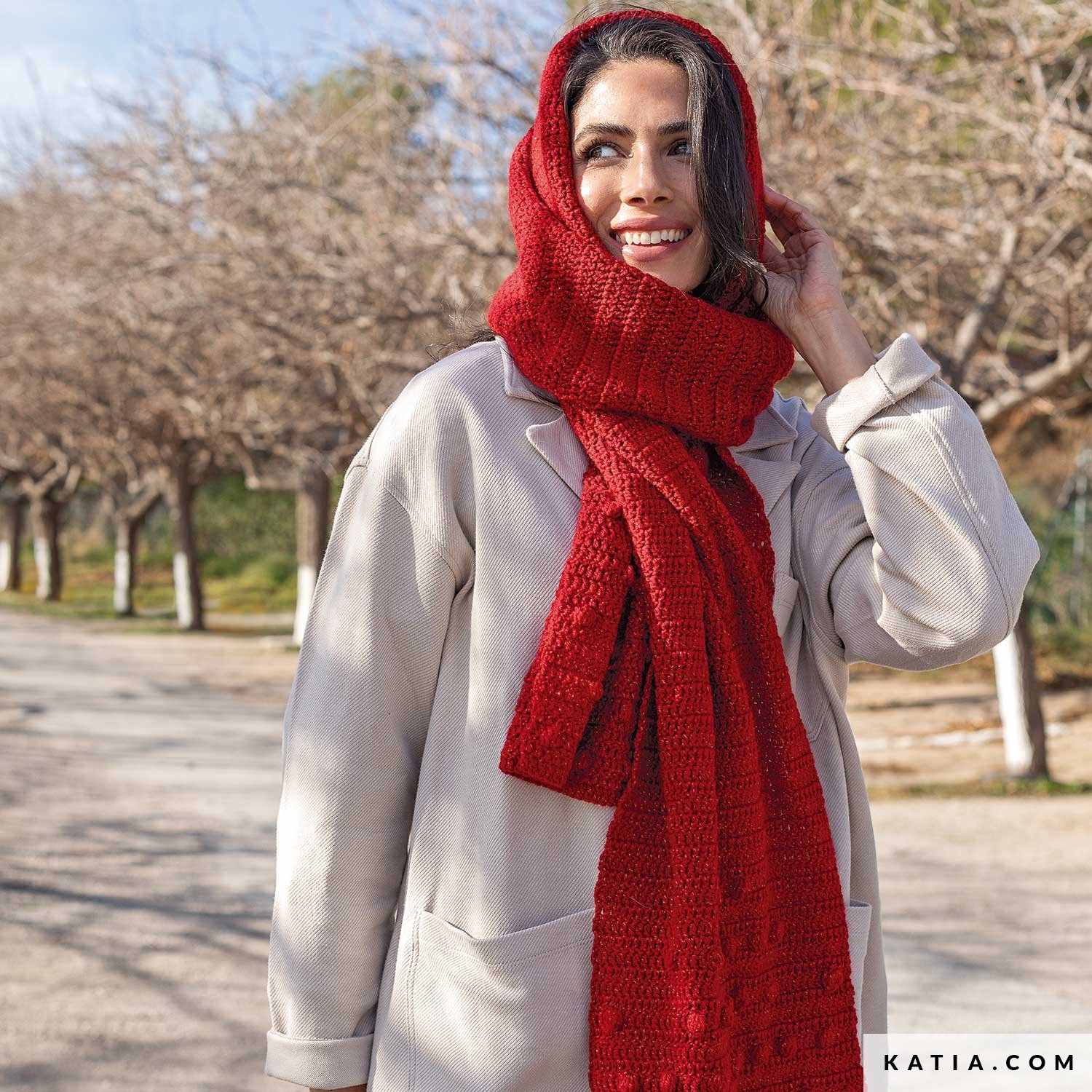 Scarf - Woman - Autumn / Winter - models & patterns | Katia.com