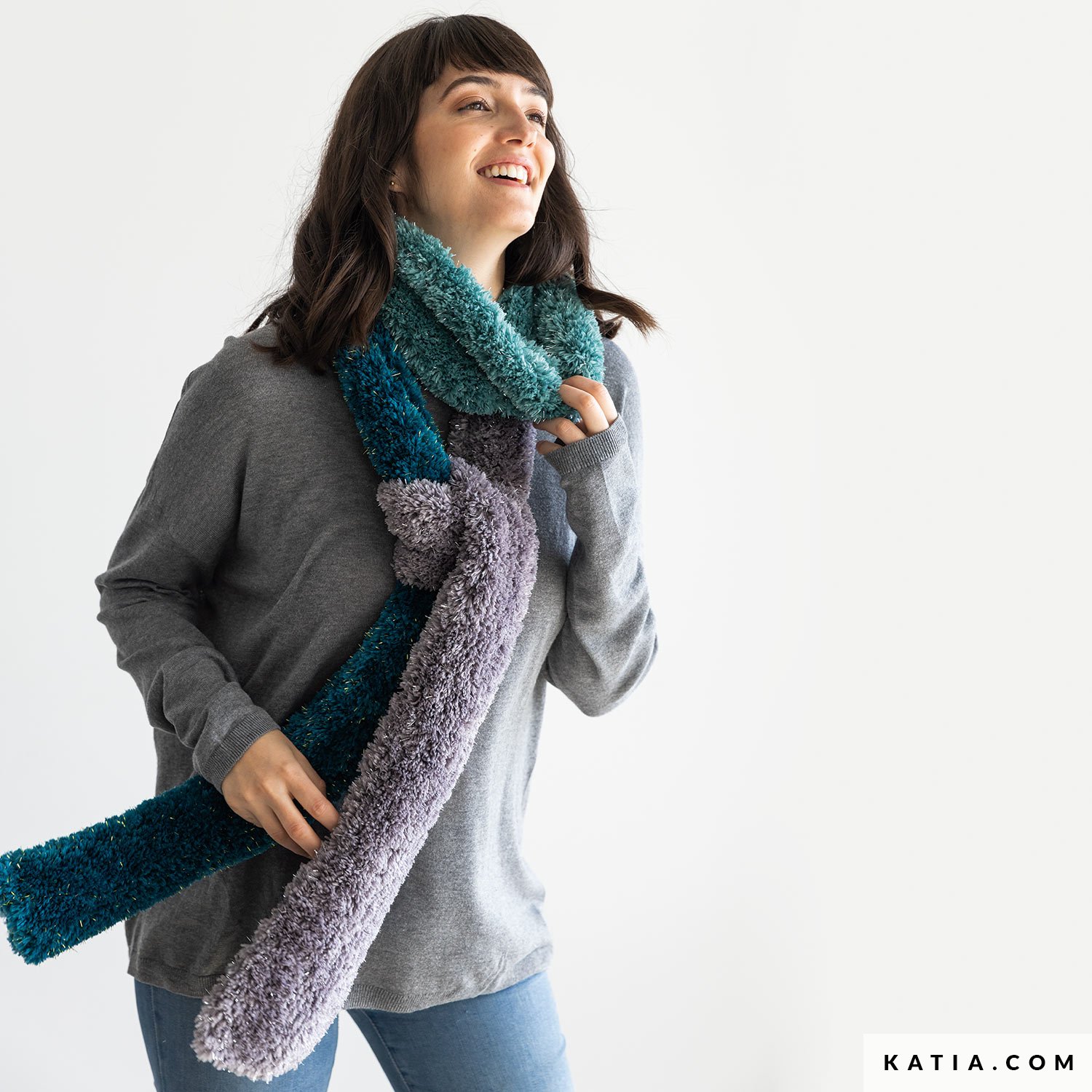 Scarf - Woman - Autumn / Winter - models & patterns | Katia.com