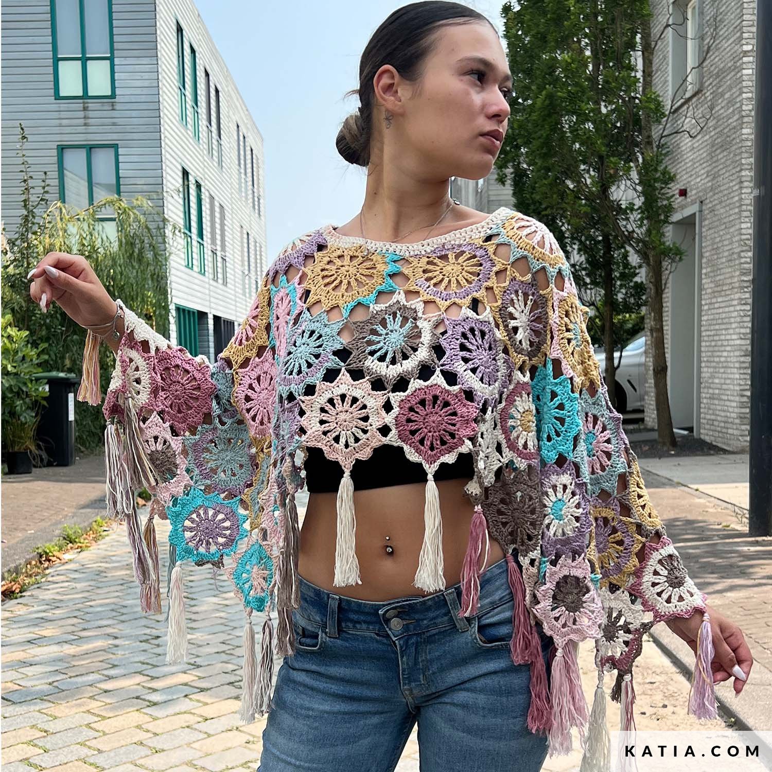 Poncho - Woman - Spring / Summer - models & patterns | Katia.com