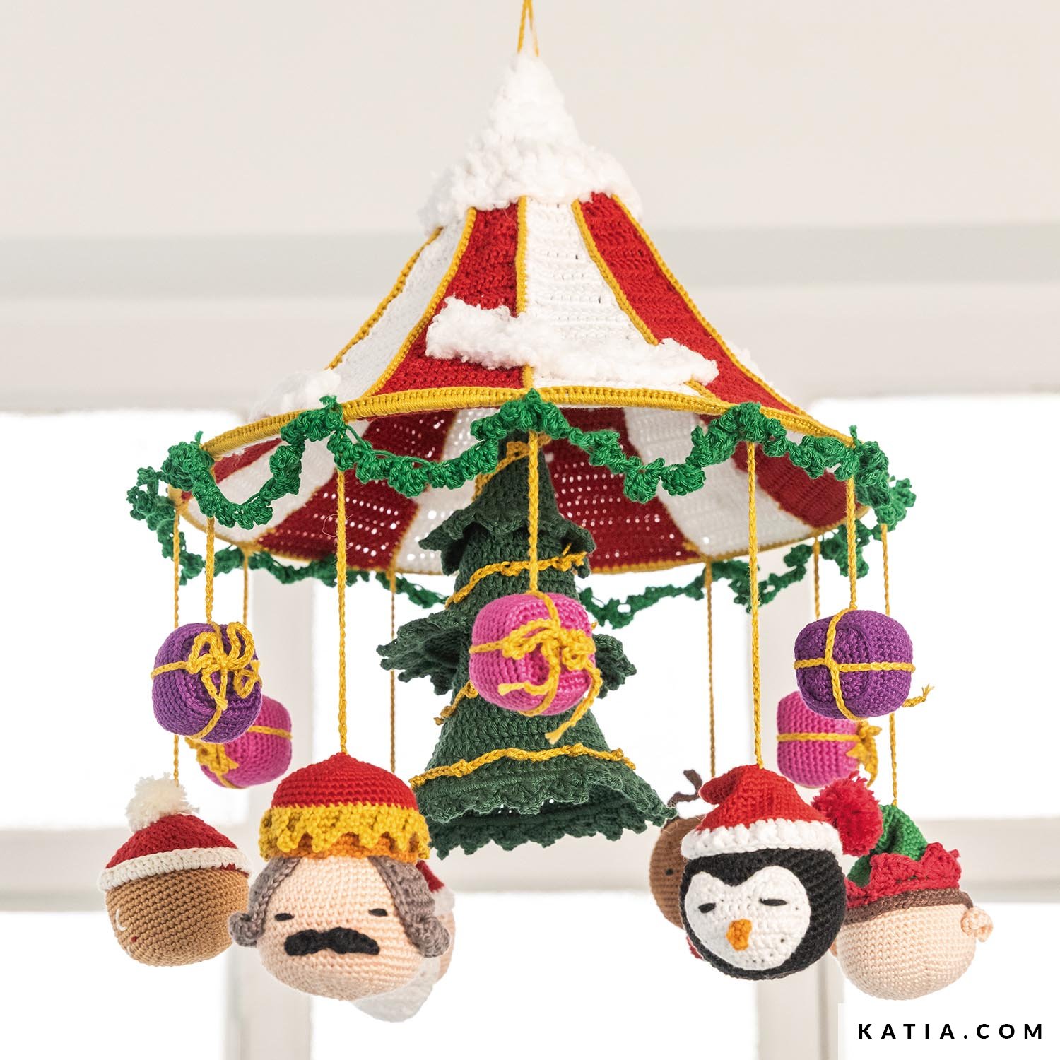 Christmas decorations - Home - Autumn / Winter - models | Katia.com