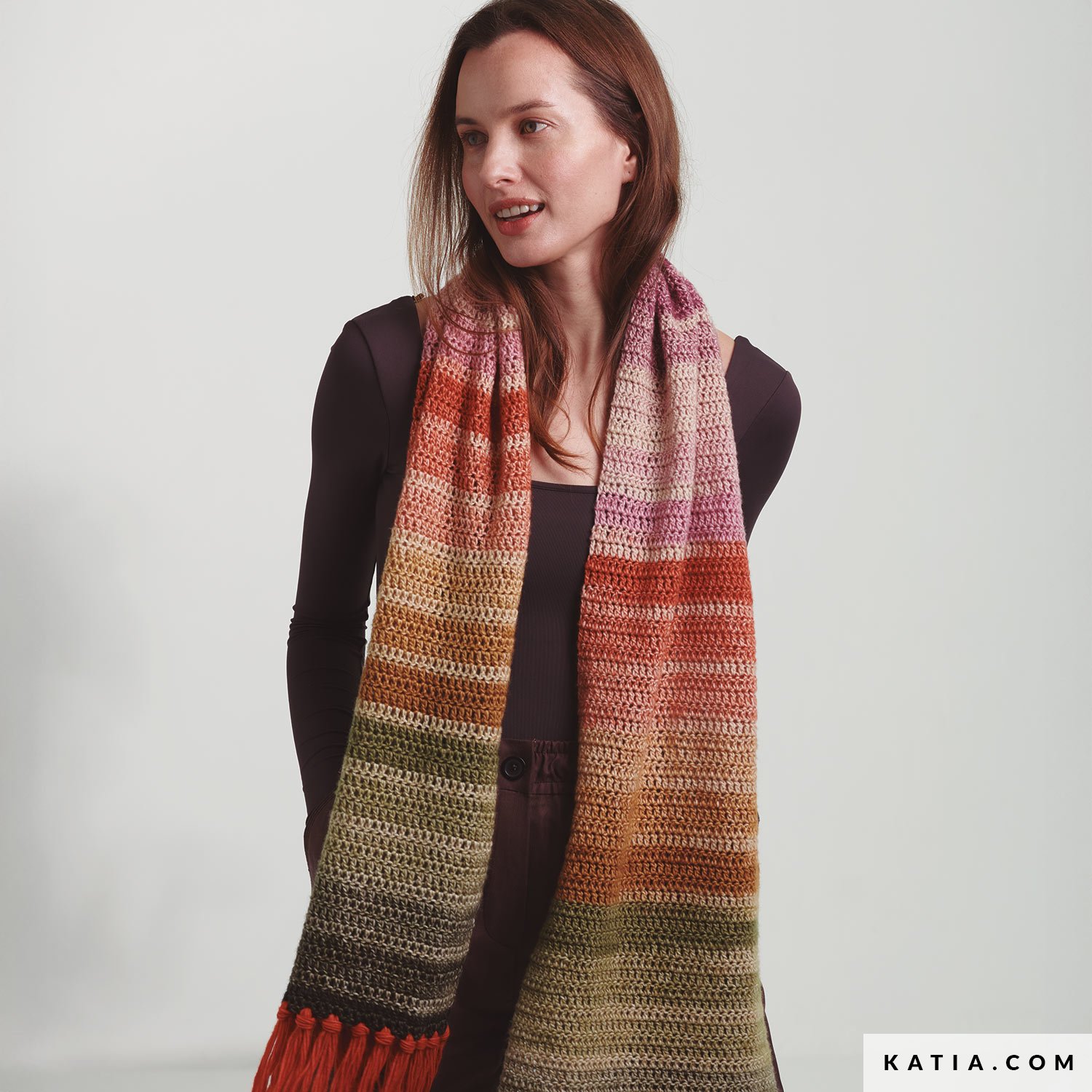 Scarf - Woman - Autumn / Winter - models & patterns | Katia.com