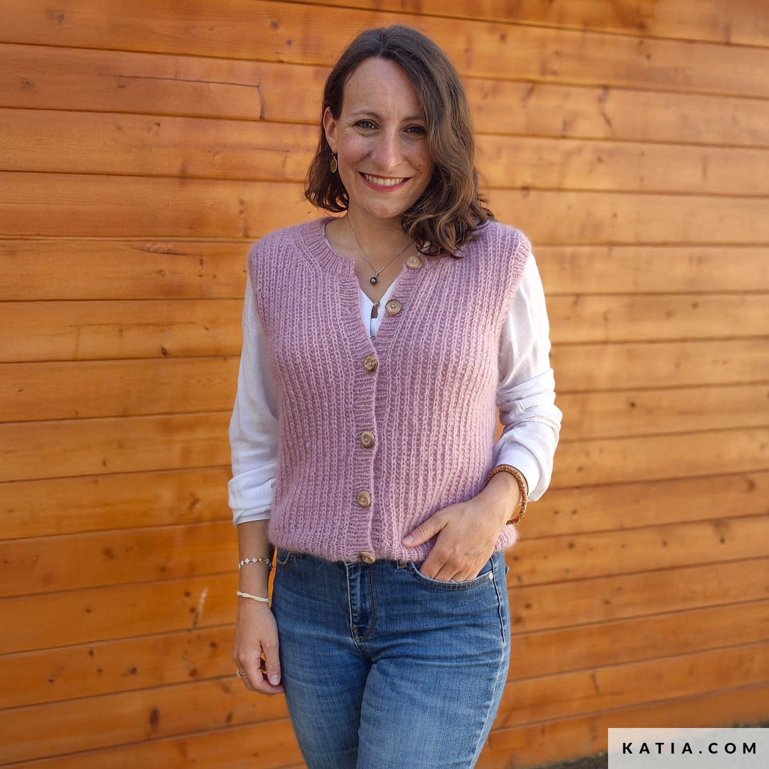 Vest - Woman - Autumn / Winter - models & patterns | Katia.com