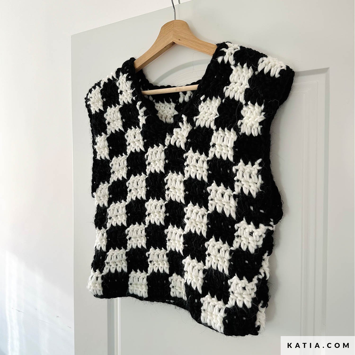 pattern-knit-crochet-woman-