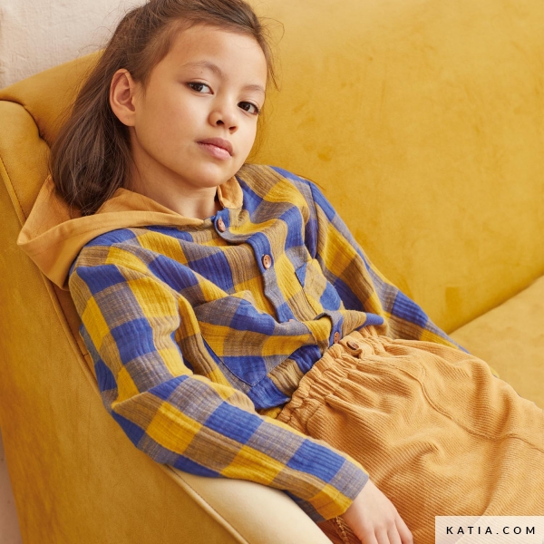 Sewing pattern Long sleeve blouse with hood | Katia.com
