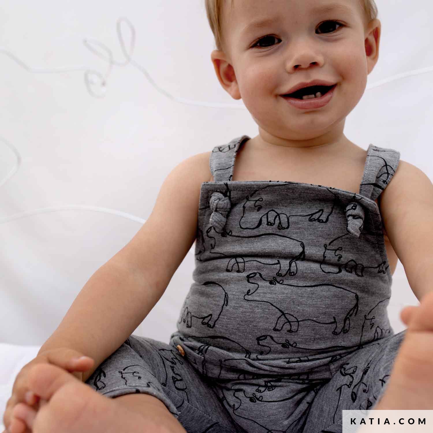 Baby romper suit