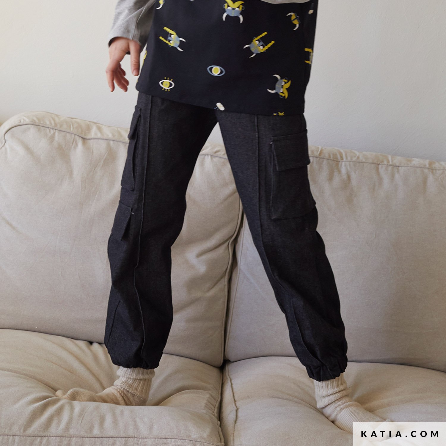 Broek met elastiek en zakjes aan de zijkanten