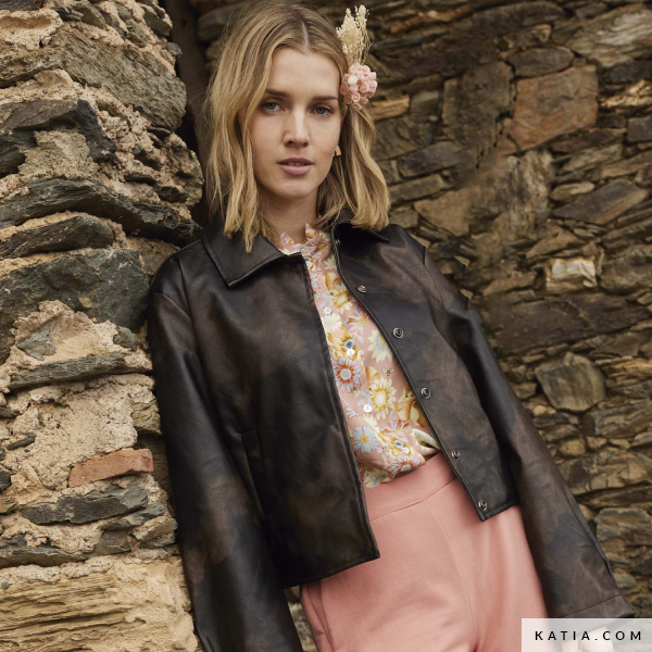 PDF sewing pattern - Cropped zip-up bomber jacket | Katia.com