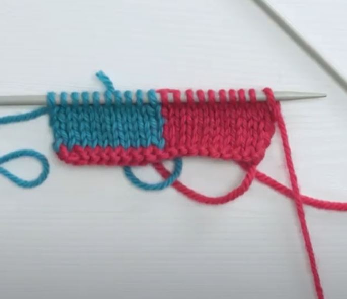 How to Change Colors in Intarsia Knitting