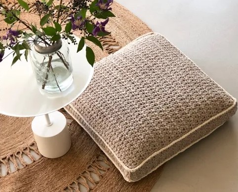 How to Crochet a meditation cushion - Free pattern