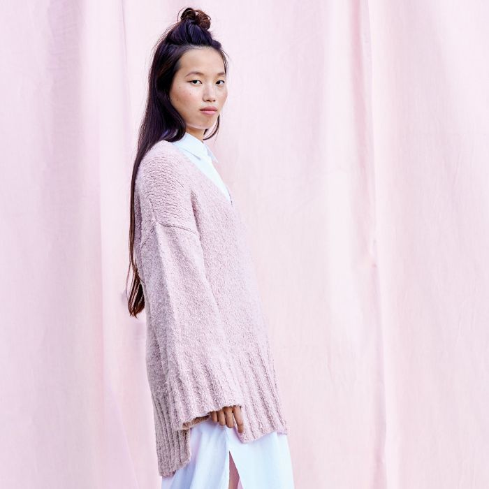 【THE MOZZ】[Premium] Pre V-Neck Knit Set-Up BlisSecret V-Neck Knit Top With Center Front Rouching – Faye