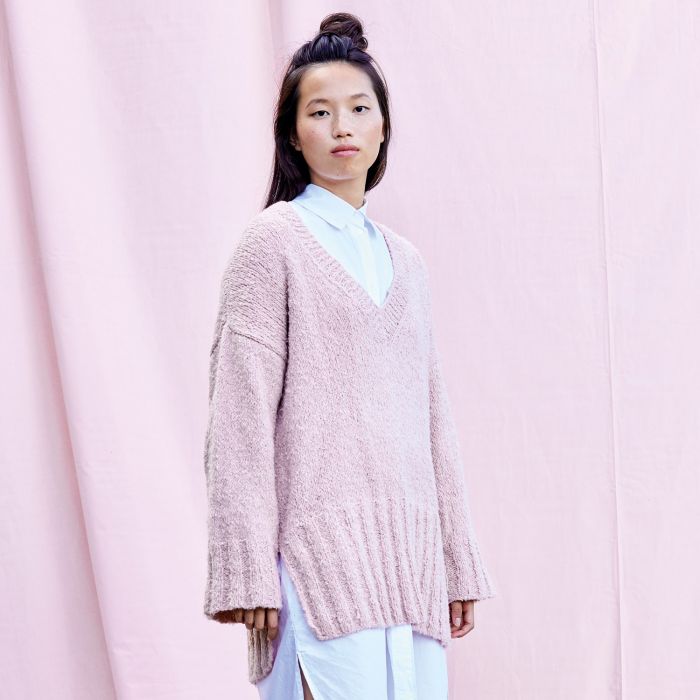 Womens Oversized V-neck Sweater Knitting Pattern - S/S - Easy - (6221-23)