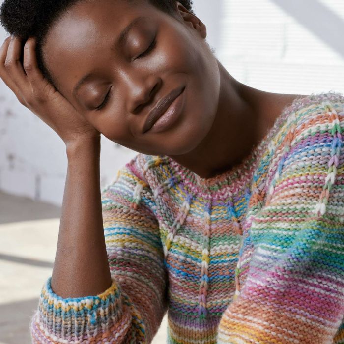 Womens Top-Down Circular Sweater Knitting Pattern | Katia.com Womens Top-Down Circular Sweater Knitting Pattern | Katia.com